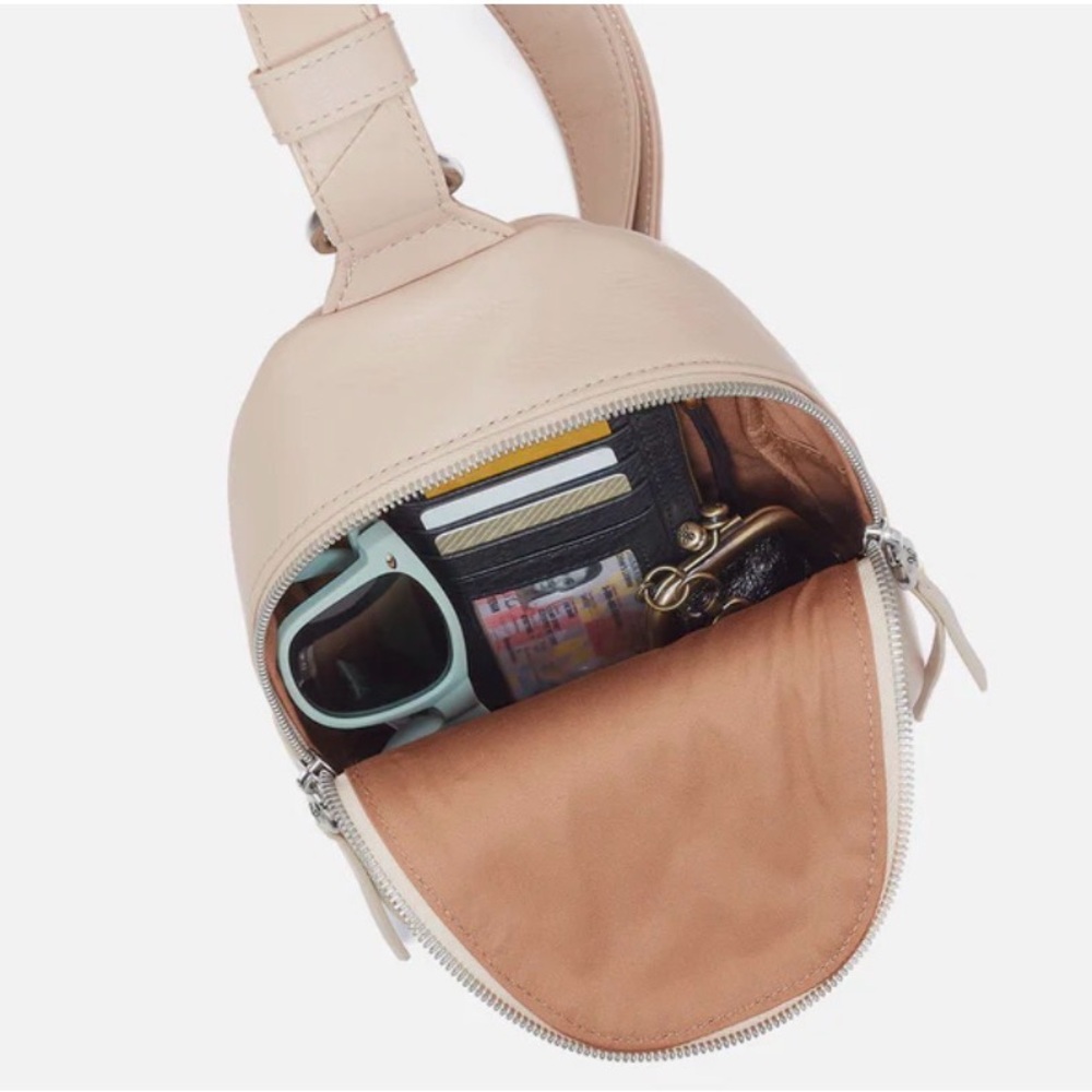 HOBO International Fern Slingbag in Birch - Picture 8 of 10
